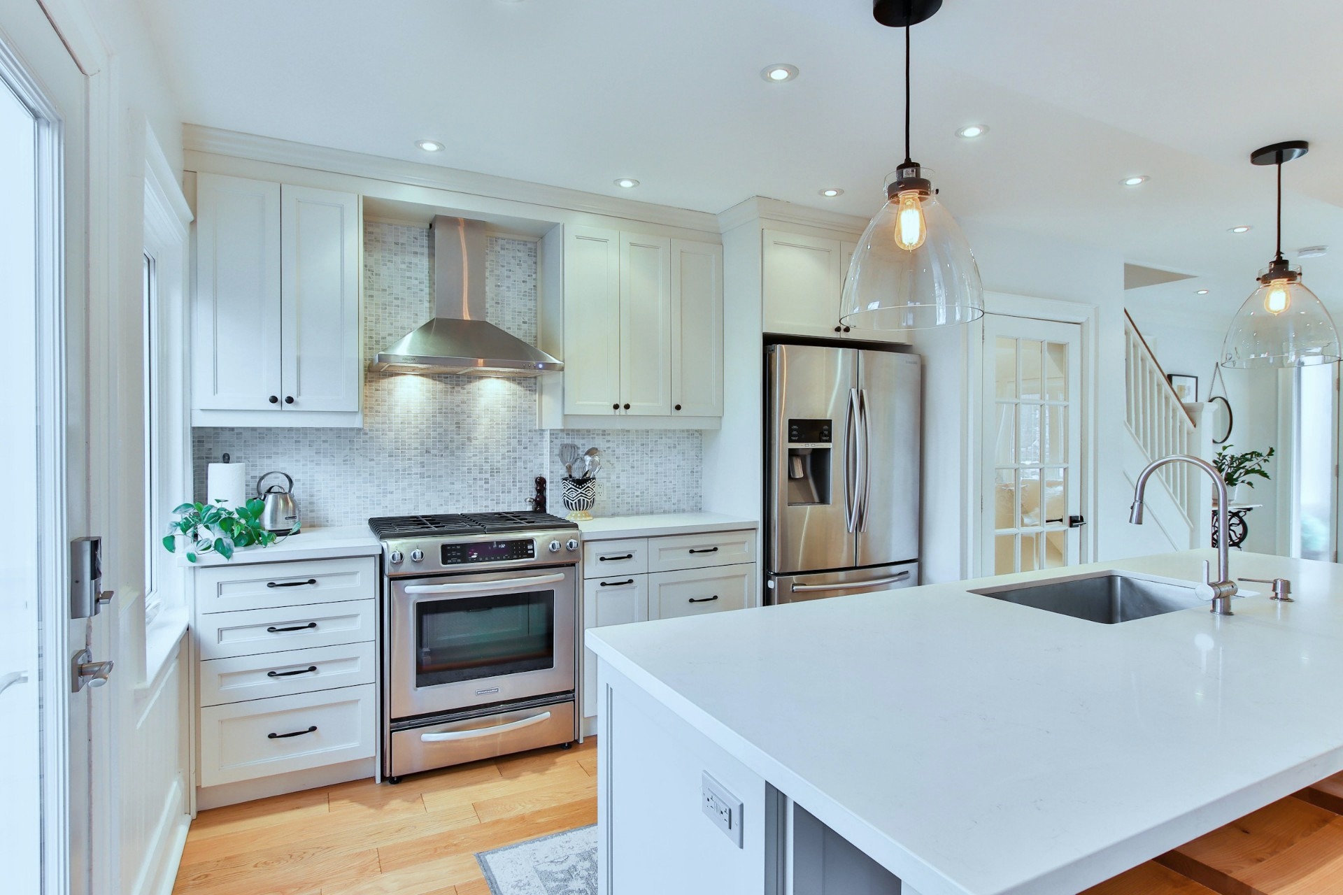 Bright modern kitchen